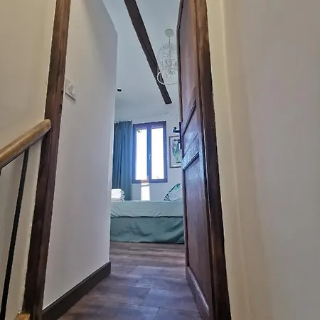 La Terrasse Suspendue Des Arenes - Nuit A 님