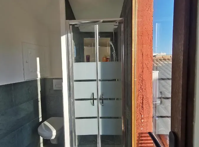 La Terrasse Suspendue Des Arenes - Nuit A Νιμ